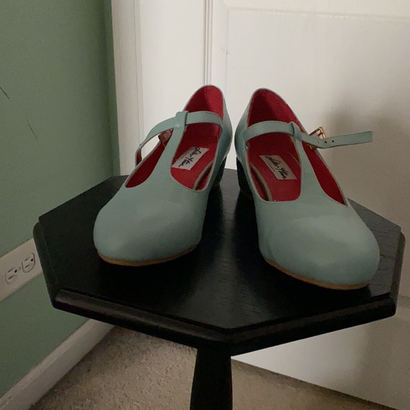 ❗️SOLD❗️ModCloth T-Strap Retro Maryjane Heels with Glitter Block Heel - Picture 2 of 5